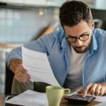 Ahorre dinero para pagar la deuda