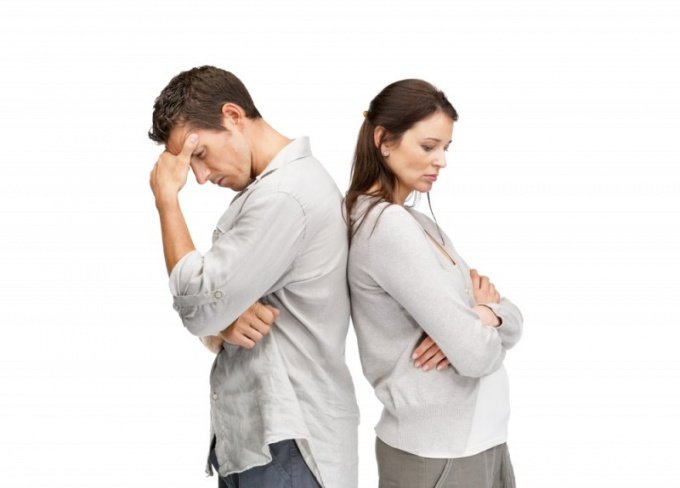 ¿Qué debe hacer una esposa cuando su esposo se mantiene alejado durante una separación?