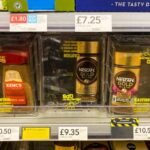 Aldi trollea el supermercado mientras los clientes se quejan de pagar £ 10.50 por el café Kenco