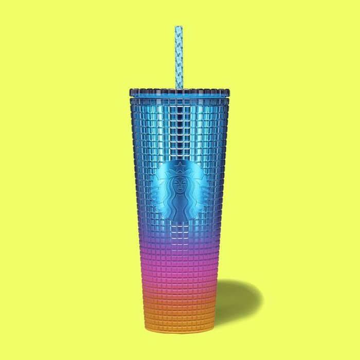 La colección Pride 2023 de Starbucks incluye vasos metálicos raros y tazas de café iridiscentes